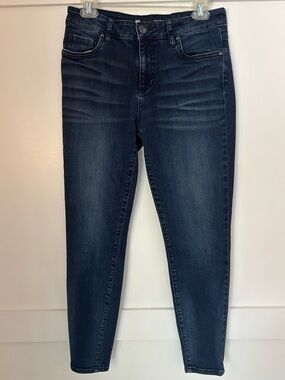 Kut from the Kloth Dark Indigo Skinny Jeans and size 6 in excellent condition